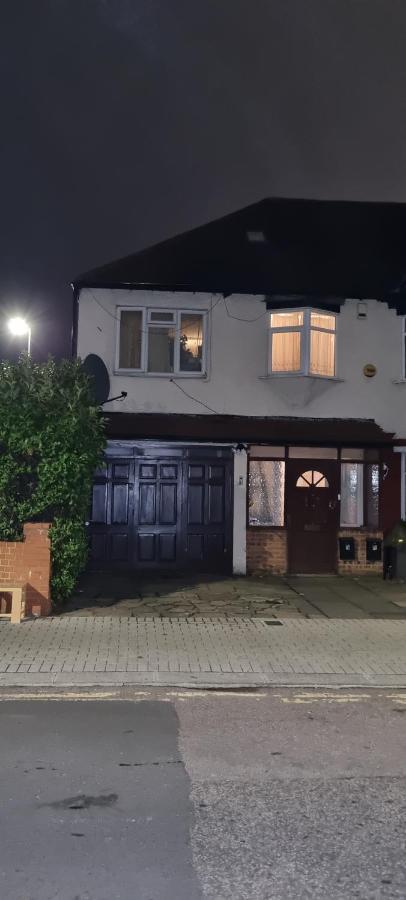 Bloomsbury Apartments - Edgware London المظهر الخارجي الصورة